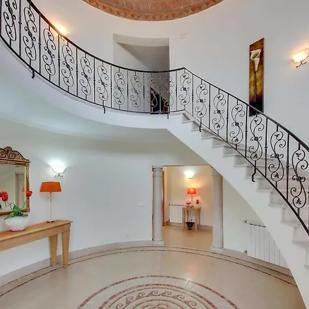 Lisianto Villa